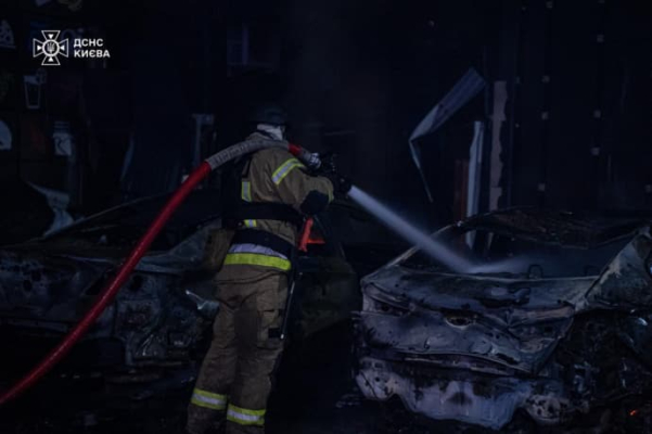 ДСНС про нічну ворожу атаку на Київ: семеро постраждалих, є руйнування