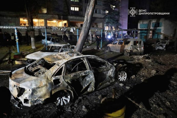 Масована атака росіян на Дніпро: загинули 2 дорослих і дитина, 30 людей дістали поранення