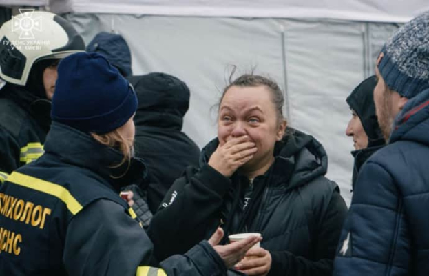 Масований удар по Україні: 5 загиблих, 130 постраждалих, у Києві досі гасять пожежі