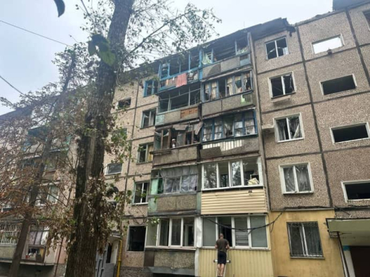 Окупанти вранці атакували Кривий Ріг – пошкодили 5-поверхівку, постраждали 2 людини