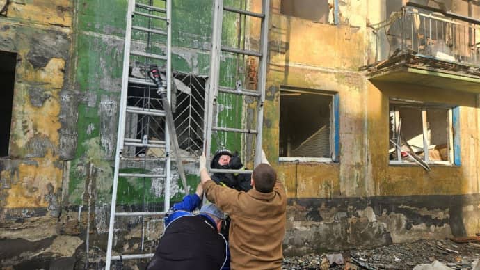 Росіяни вдарили по Павлограду: загинули 2 дорослих і дитина, ще 10 людей поранені – ОВА