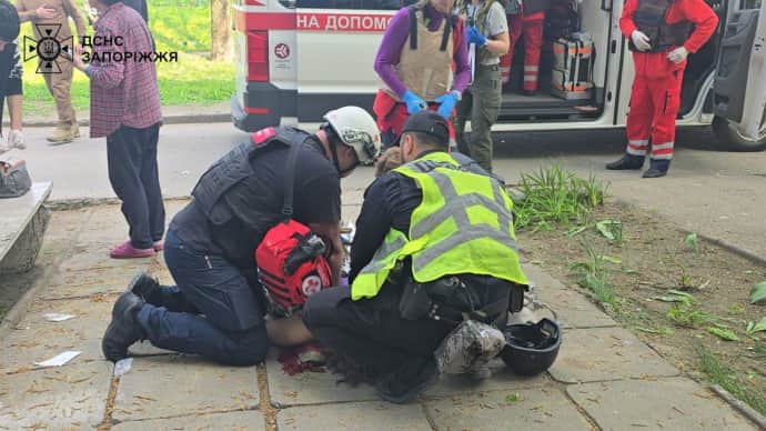 Росіяни вдарили по Запоріжжю: загинула жінка, поранені 23 людини, серед них діти