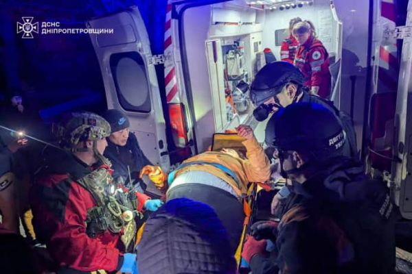 Російські війська вдарили ракетою по готелю в Кривому Розі: 2 загиблих та 28 поранених