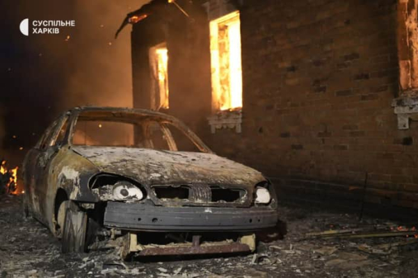У Харкові ''Шахеди'' влучили у АЗС: горять 14 приватних будинків, загинула людина