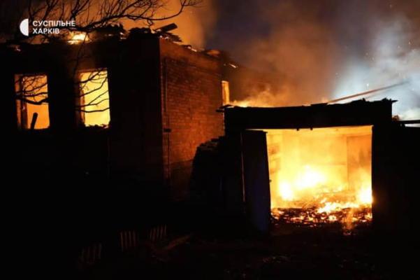 У Харкові ''Шахеди'' влучили у АЗС: горять 14 приватних будинків, загинула людина