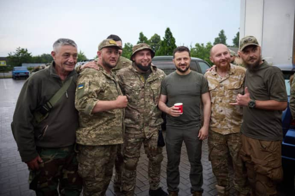 Зеленський розповів про свій візит на фронт 26 червня
